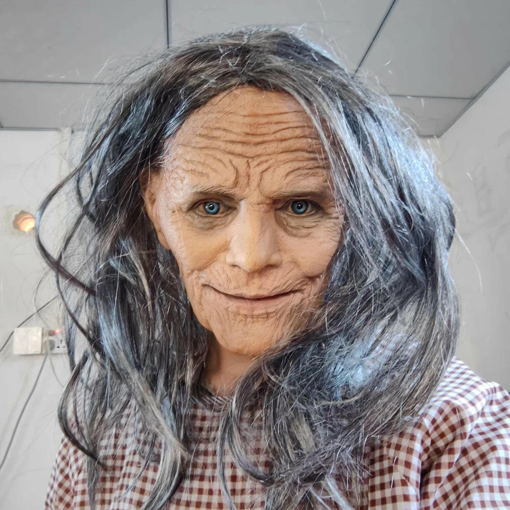 Lifelike Granny Witch Mask – White-Haired Latex Costume Prop with Movable Jaw for Halloween & Cosplay