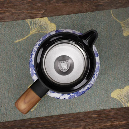 Steep in Style – Vintage Floral Tea Thermos with Built‑In Infuser.