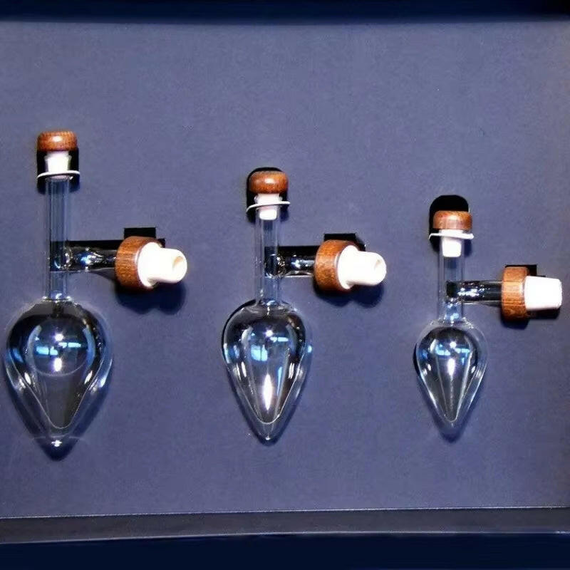 Elegant Red Wine Aerator & Pourer - Portable Round & Flask Shaped Glass Decanter Spout.