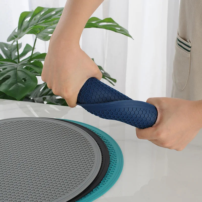 30 cm Silicone Placemat – Non-Slip, Durable, and Stylish Kitchen Helper 🍽️✨