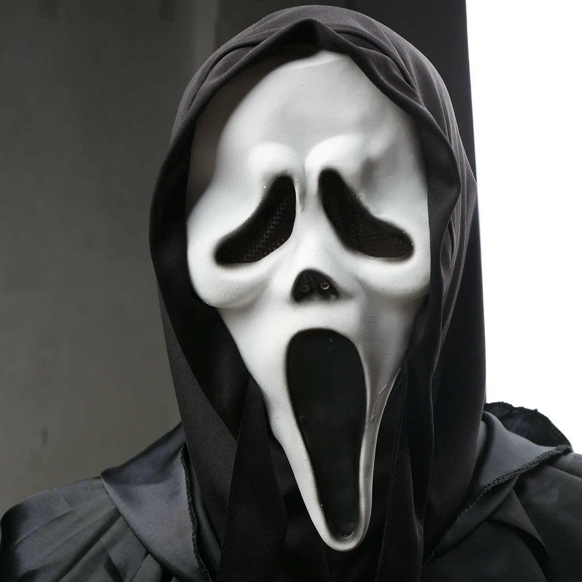 Scream Ghost Face Mask – Official Horror Movie Replica for Halloween and Cosplay