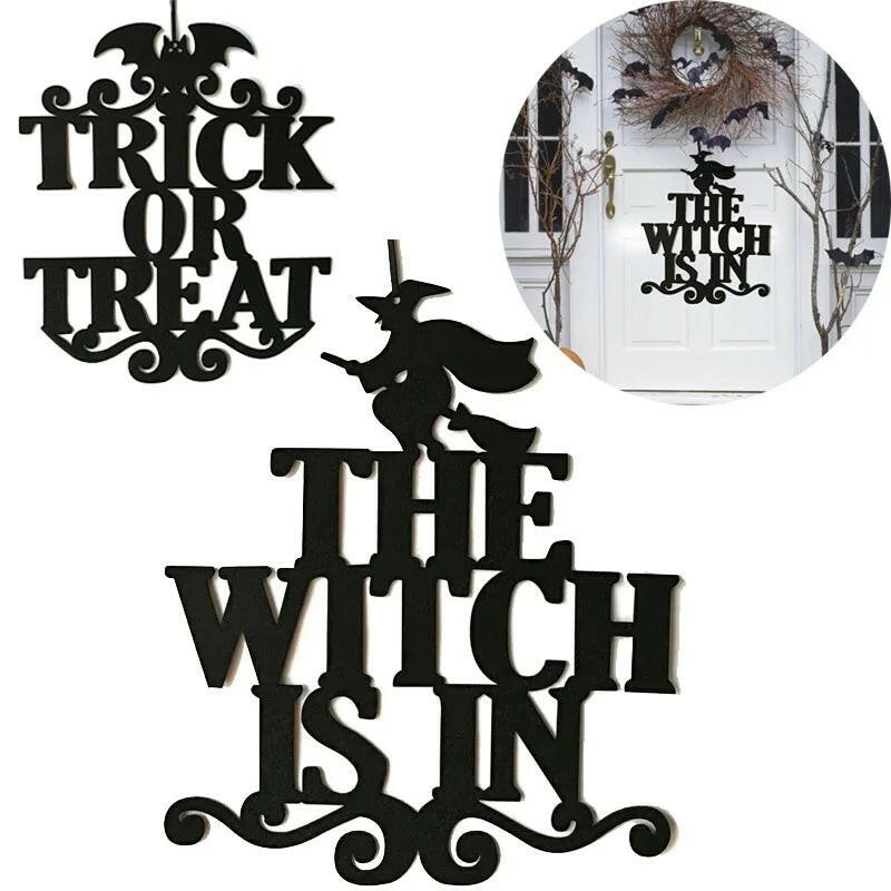 2025 “The Witch Is In” Halloween Door Sign – Non-Woven Hanging Decoration for Home, Party & Photo Props (38×32cm)