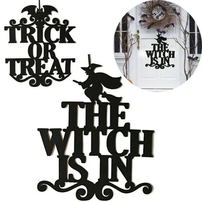 2025 “The Witch Is In” Halloween Door Sign – Non-Woven Hanging Decoration for Home, Party & Photo Props (38×32cm)