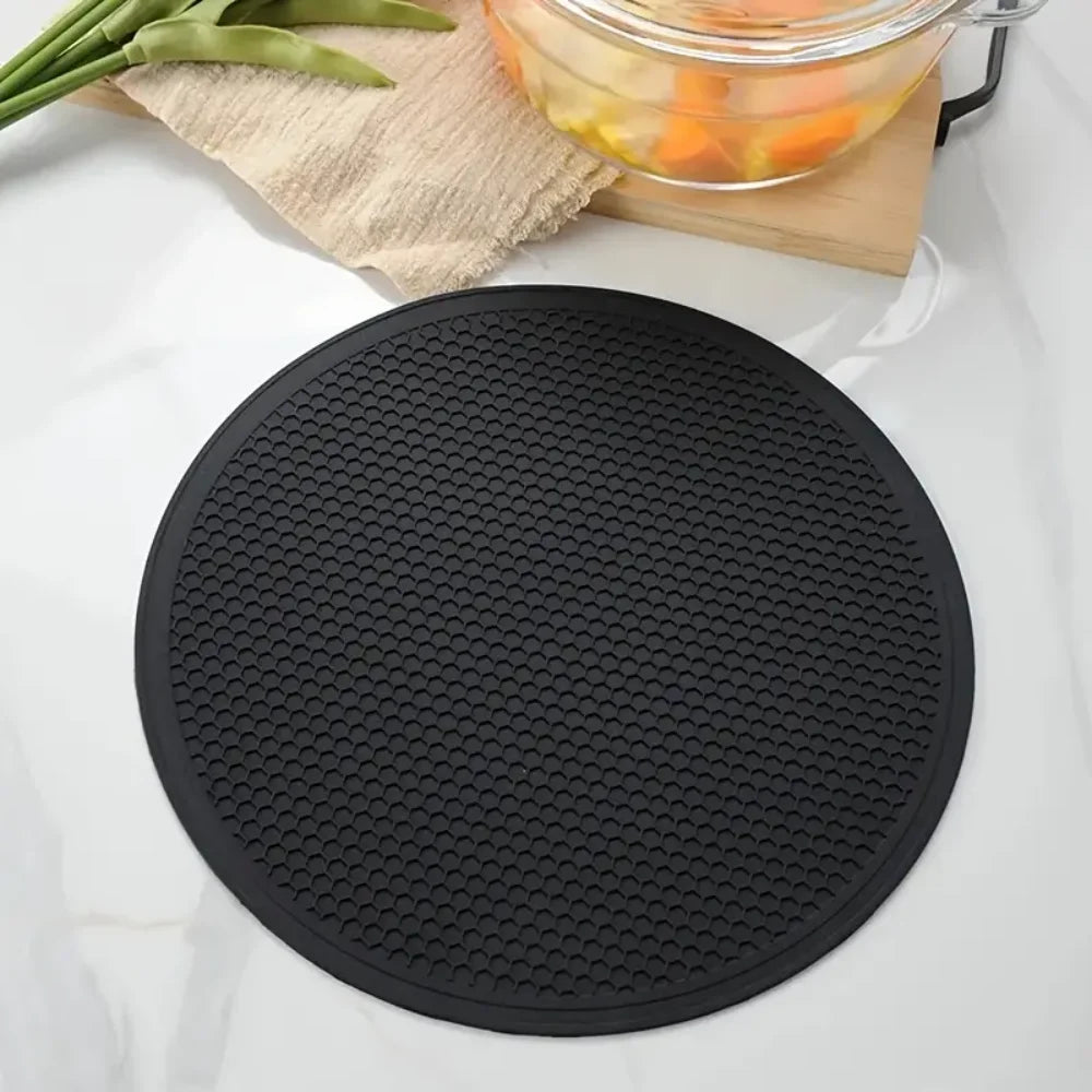 Heat‑resistant silicone mat – round kitchen trivet