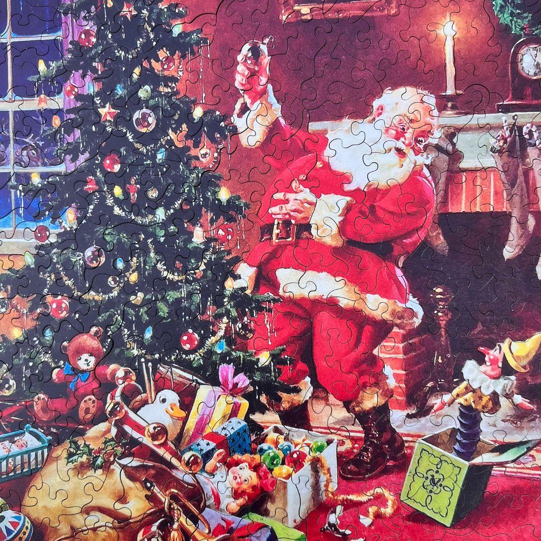 A Christmas Eve Visitor – Artisan™ Wooden Puzzle by George Hinke & Mark Cappitella (467 Pieces).