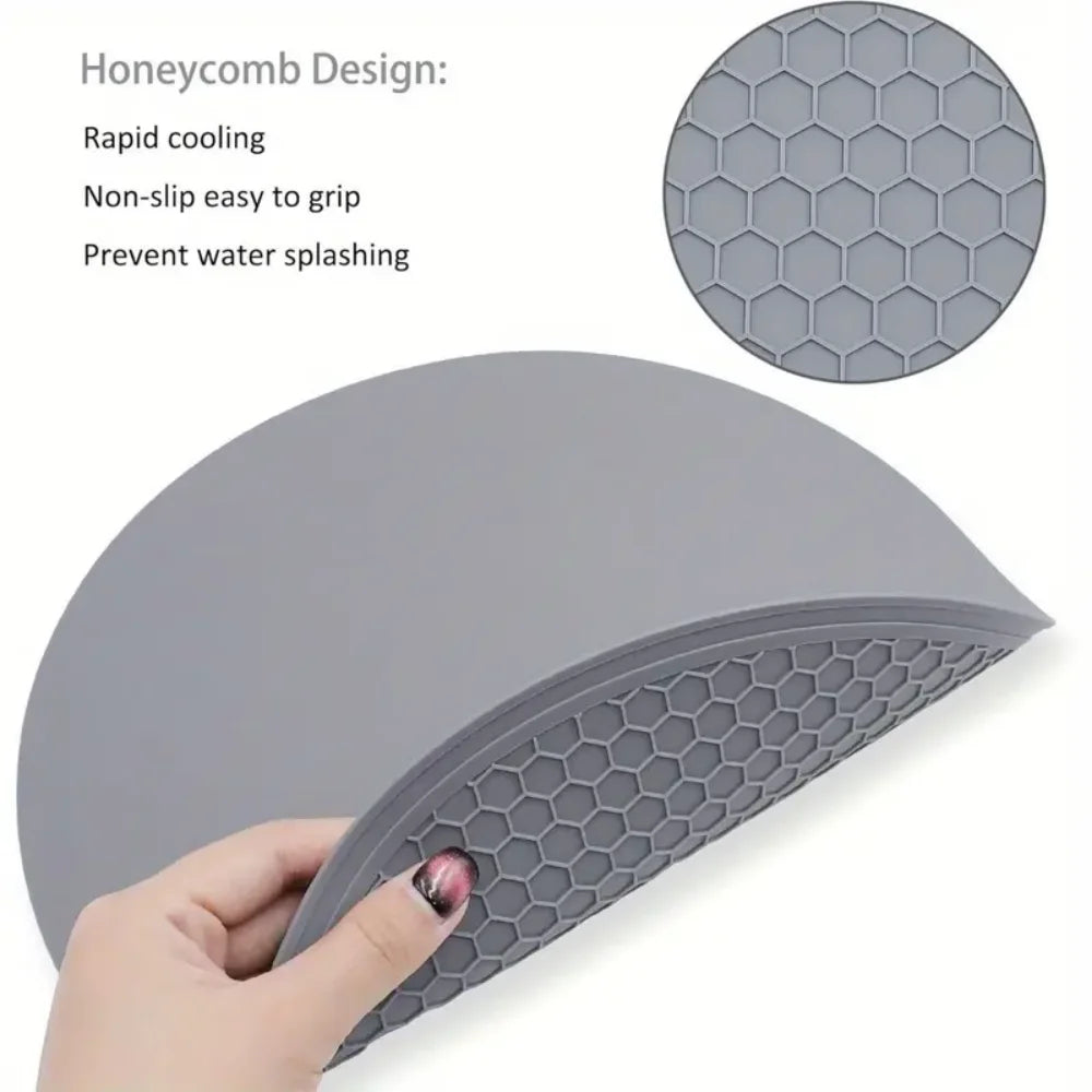 Heat‑resistant silicone mat – round kitchen trivet