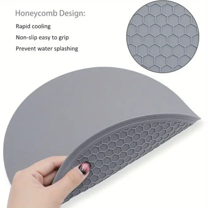 Heat‑resistant silicone mat – round kitchen trivet
