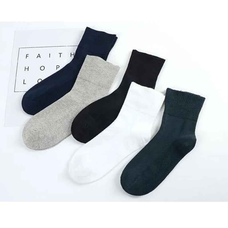 4 Pairs ​​​​​​​🧦 Soft, Non-Binding Comfort – Diabetic Bamboo Cotton Socks!