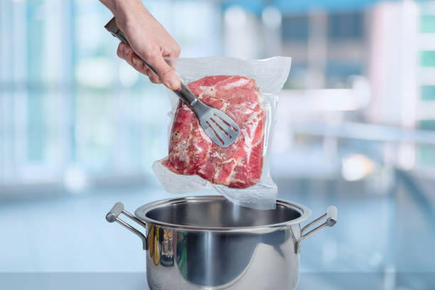 Sous-Vide Starter Kit - Cooker, Vacuum Sealer and Free Bags.
