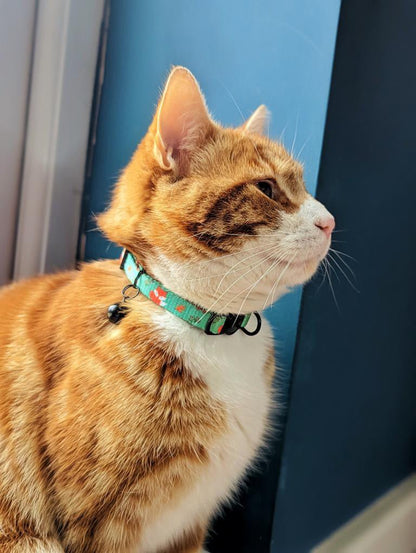 Inquisitive Fox cat collar, 1cm thick quick release design with black bell, fits 20–30cm neck size