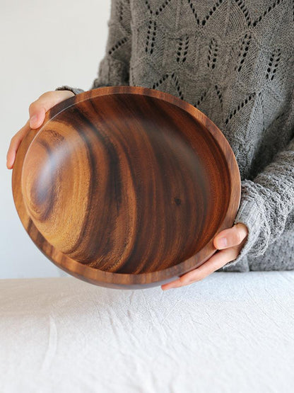 Sustainable wooden fruit bowl for home and restaurant use