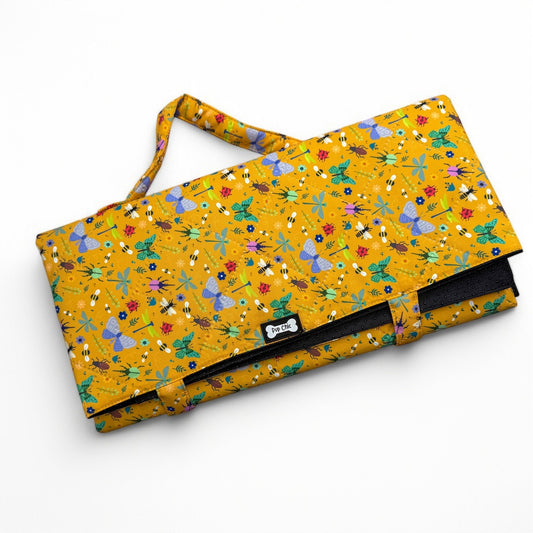 Summer Buzzin’ waterproof dog settle mat with cheerful insect print, 50×100cm portable travel mat